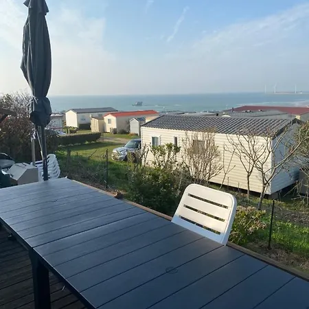 Mobilhome Bordure De Camping *